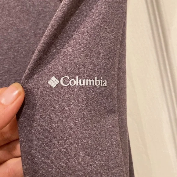 Long sleeve activewear T-shirt by Columbia in a soft purple color, Size medium - Picture 3 of 6